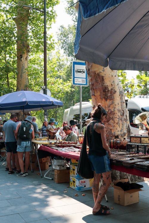 Small Shops Find New Customers Through Local Markets