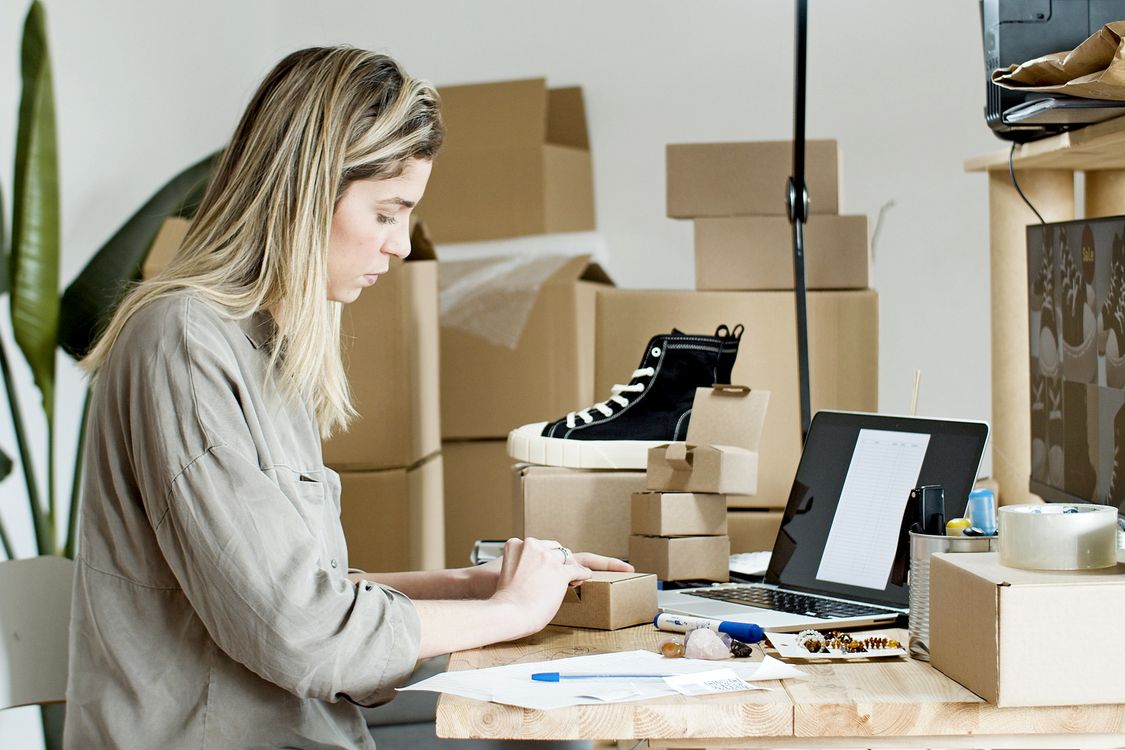Online Shops Learn to Stand Out in a Crowded Market